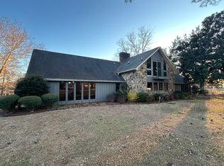 121 Lake Crest Cir, Tupelo, MS 38801