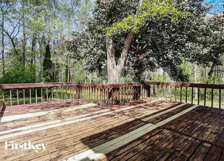 240 Summerwood Ln — Photo 14
