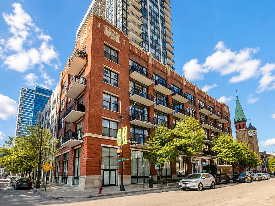 1st image of 210 S Desplaines St APT 2207