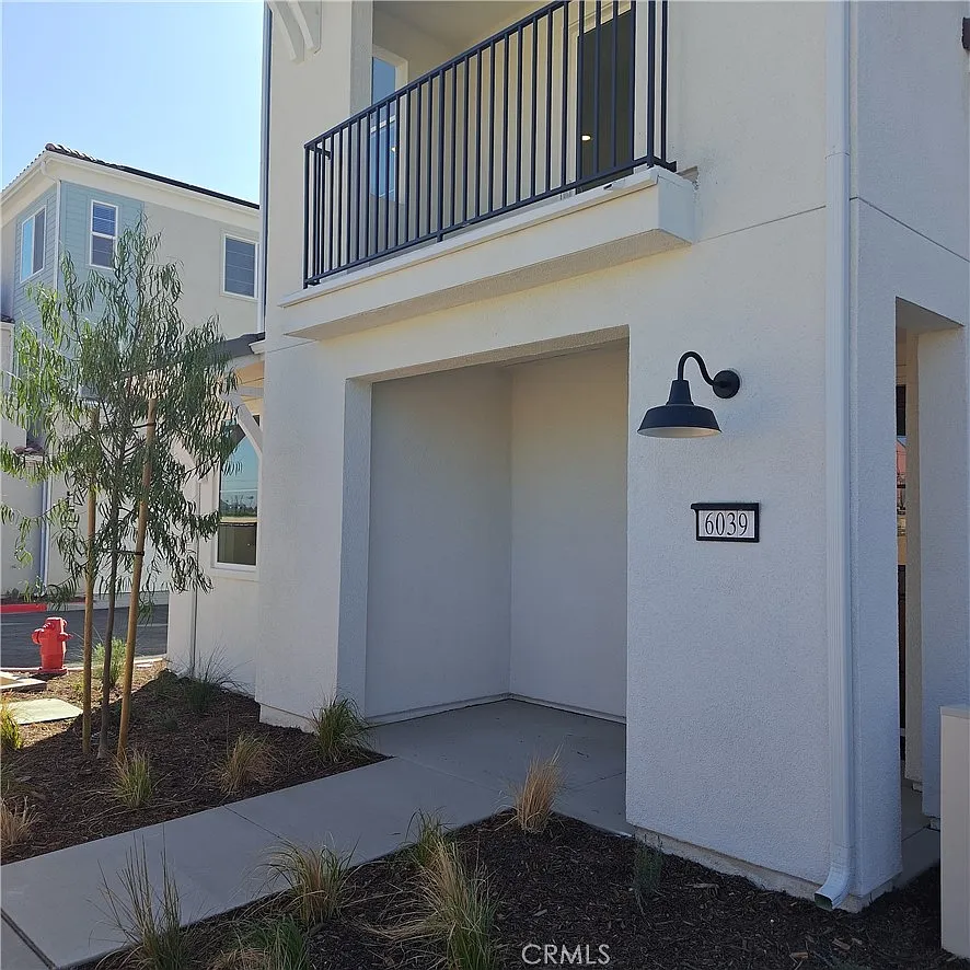 4 bed, 3.5 bath, 1879 sqft, $3,500 — Photo 2