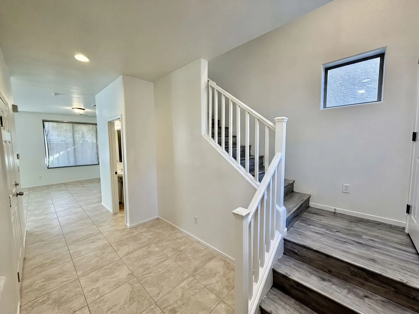 Wonderful house with 4 beds 2.5 baths — Photo 2