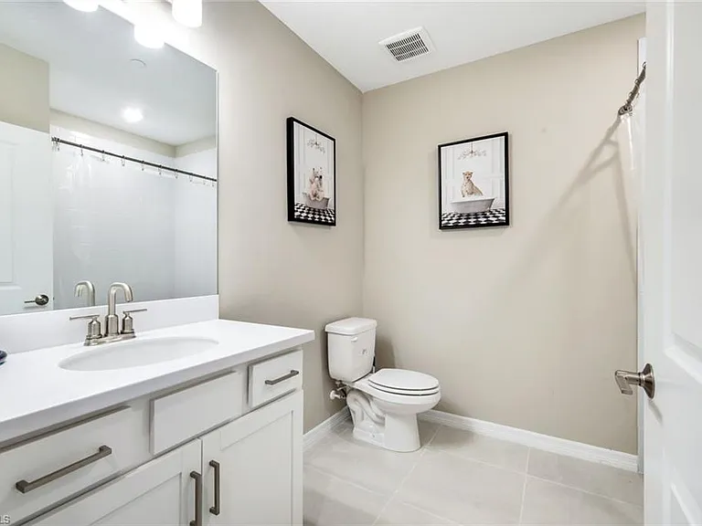 11811 Venetian Lagoon Dr #102 — Photo 27