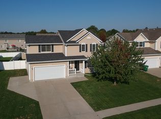6032 NW 50th St, Johnston, IA 50131