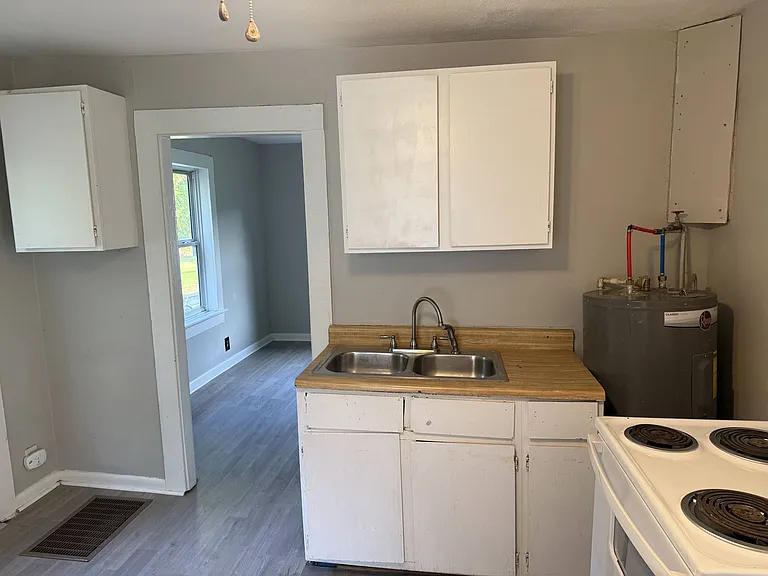 221 Sunset Ave — Photo 7