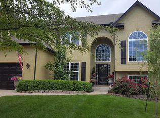7412 Meadowsweet Ln, Shawnee, KS 66227