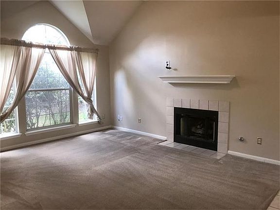 2nd image of 615 Sunny Brook Dr