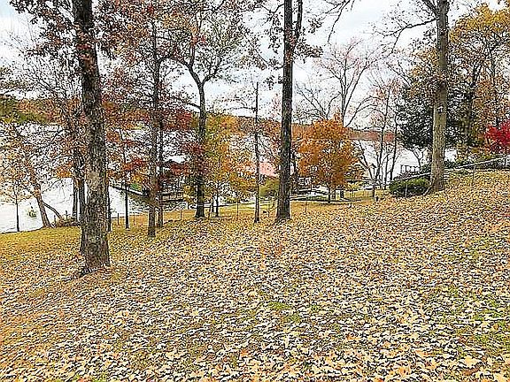 2nd image of 2011 E Lake Dr