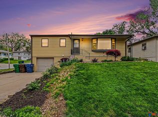 3206 Wallace Ave, Bellevue, NE 68005