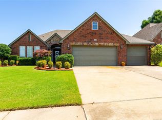 305 E Uniontown St, Broken Arrow, OK 74012