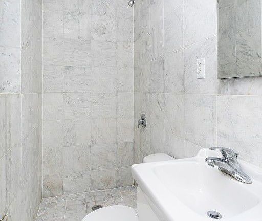 5th image of 209 W 80th St APT 3A
