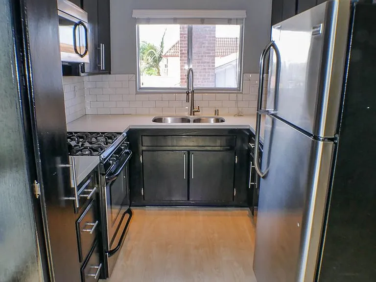 4640 Bancroft St — Photo 10