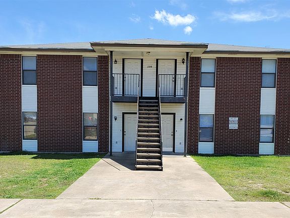 2nd image of 1109 Circle M Dr APT B