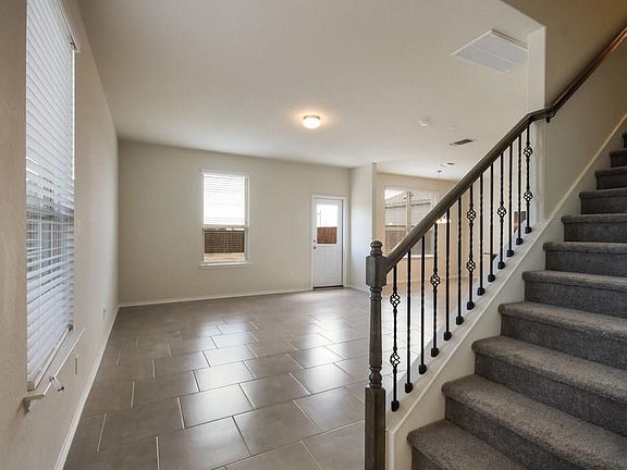 3rd image of 276 La Dera Dr