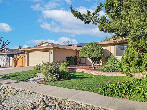 3rd image of 1621 Harvest Rd