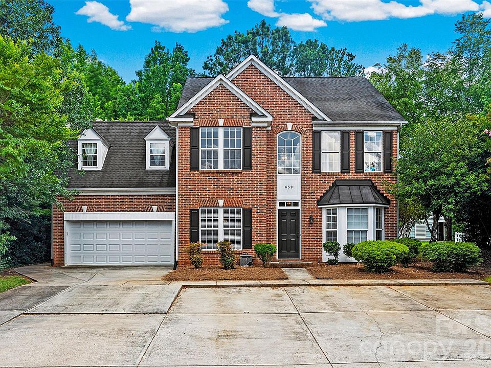 1st image of 659 Cheval Dr