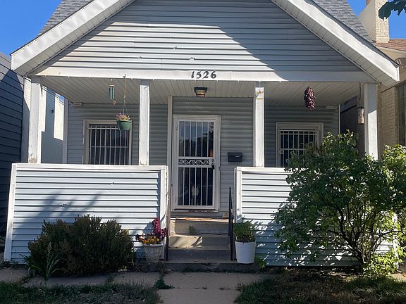 3rd image of 1526 Lowell Blvd