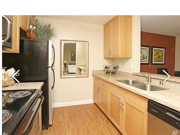 3rd image of 180 Elm Ct