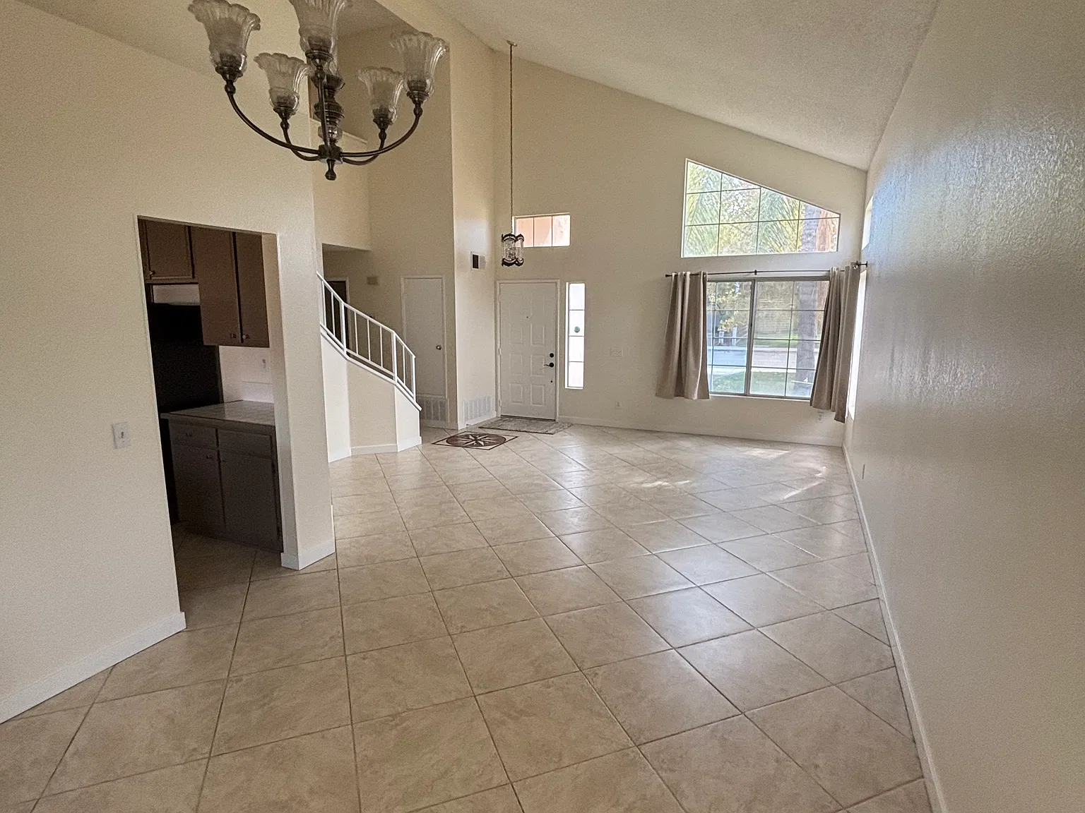 4 bed, 1890 sqft, $3,000 — Photo 3