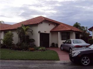 310 SW 113th Ter, Pembroke Pines, FL 33025