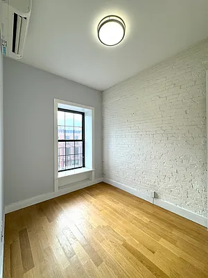 Rented by Pear NYC LLC | media 9