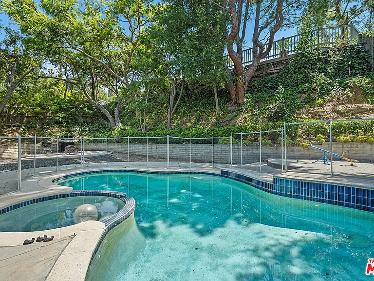 3641 Woodcliff Rd — Photo 23