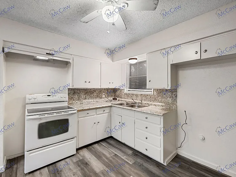 3532 Hilton Dr — Photo 9