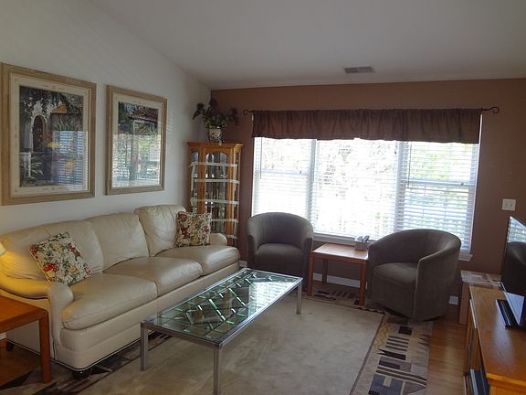 3rd image of 1171 N Red Oak Cir Unit 4