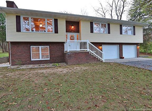 2nd image of 13689 Lakewood Dr