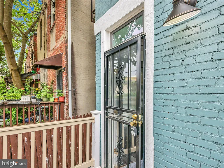 555 Presstman St — Photo 36