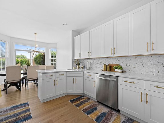 5th image of 25025 Clare Cir