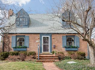 704 N President St, Wheaton, IL 60187