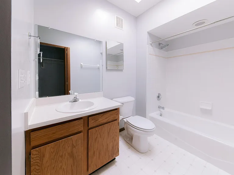 252 S Washington Ave — Photo 24