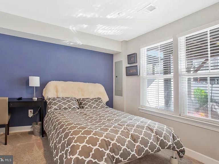 130 Capital Ct — Photo 18