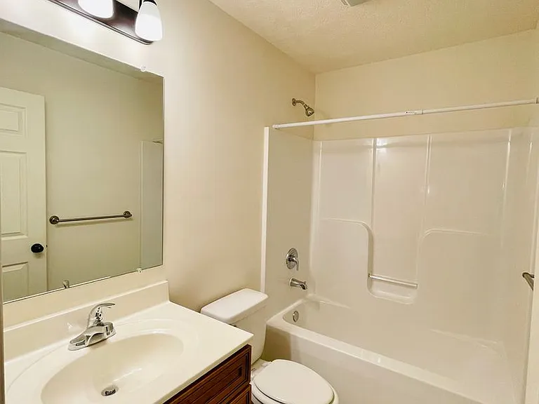 1023 Wellington Dr — Photo 13