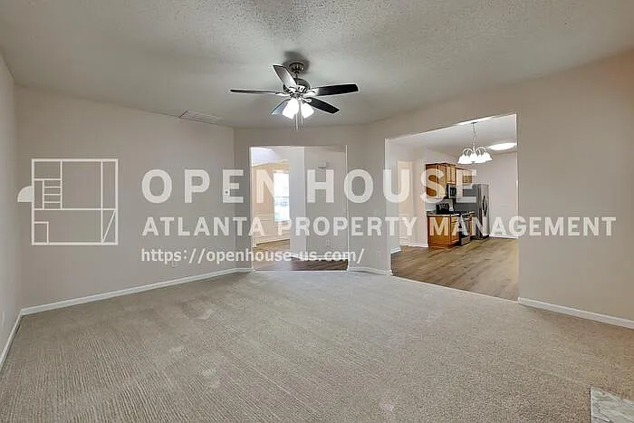 4 bed, 2.5 bath, 1921 sqft, $2,100 — Photo 4