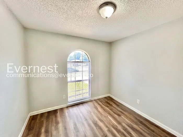 1800 Willow Vale Dr — Photo 10