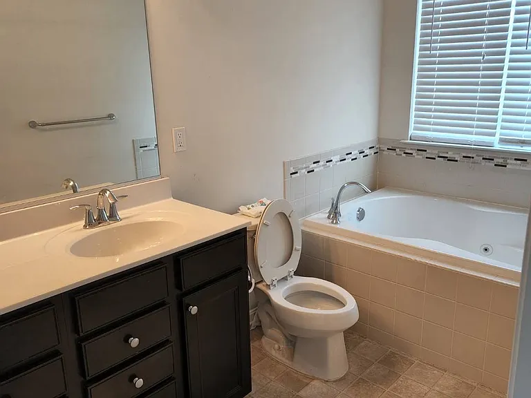 220 Ironwood Manor Dr — Photo 16