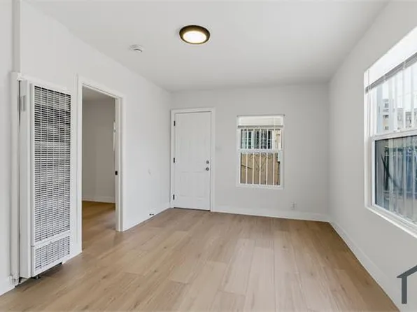 237 1/2 W 98th St, Los Angeles, CA 90003