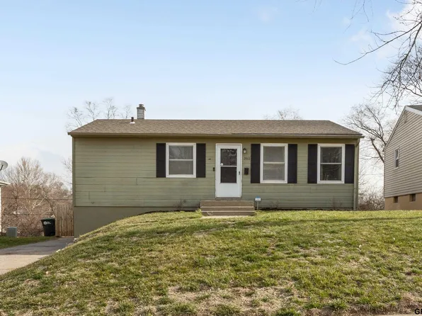 7433 N 34th St, Omaha, NE 68112