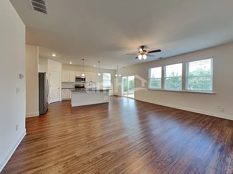 1159 Ashlyn Ct — Photo 8