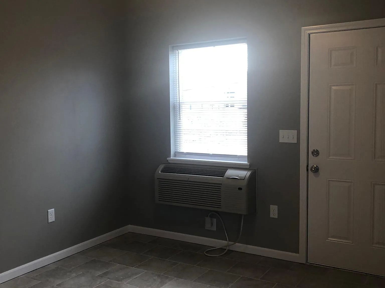 505 Zoll St — Photo 2