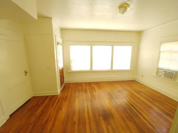 913 S 10th St APT 1, Tacoma, WA 98405