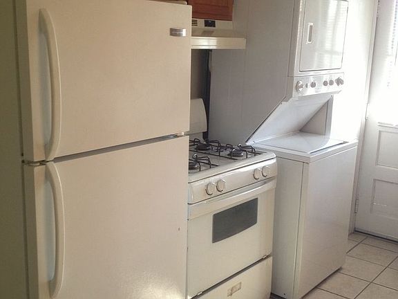 3rd image of 3413 Kensington Ave APT A