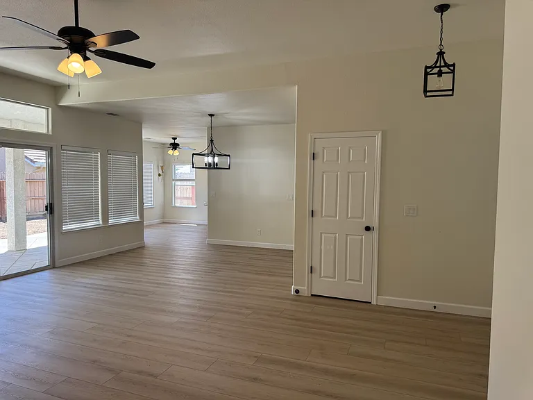 845 E Green Acres Dr — Photo 22