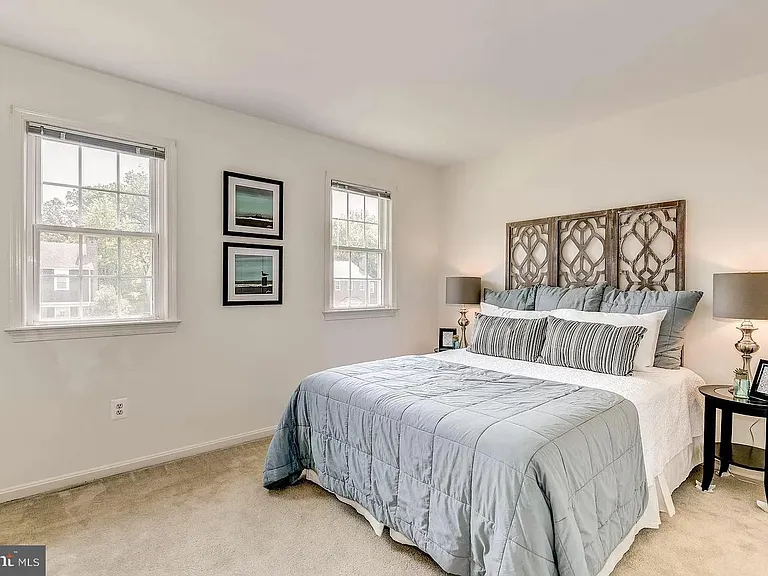 1214 Colonial Rd — Photo 14
