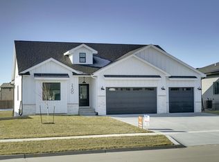 2300 NE 10th Ct, Grimes, IA 50111
