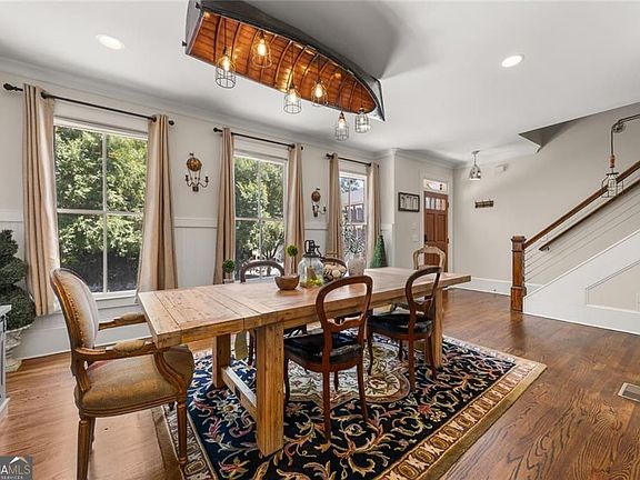 3rd image of 2671 Colgan Ct SE