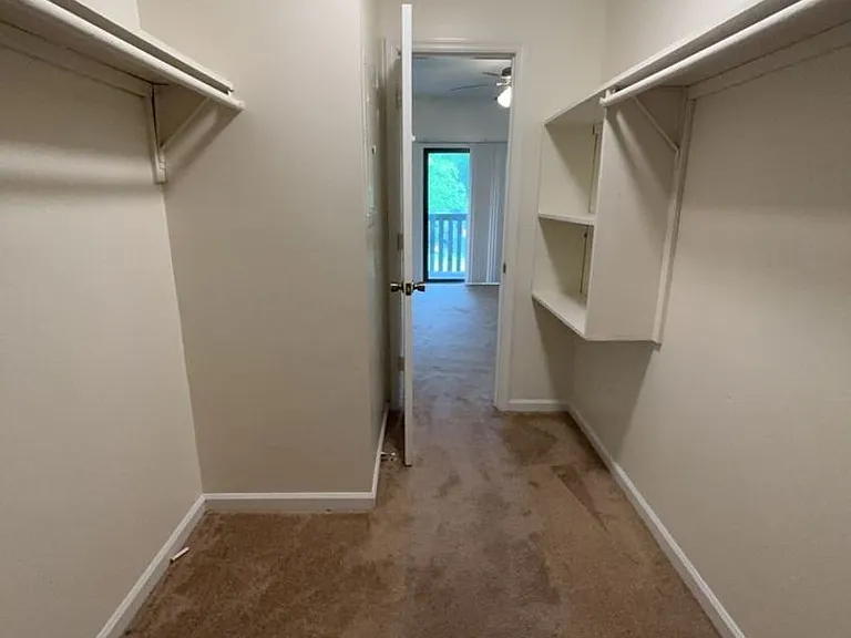 Creekwood Apartments — Photo 26