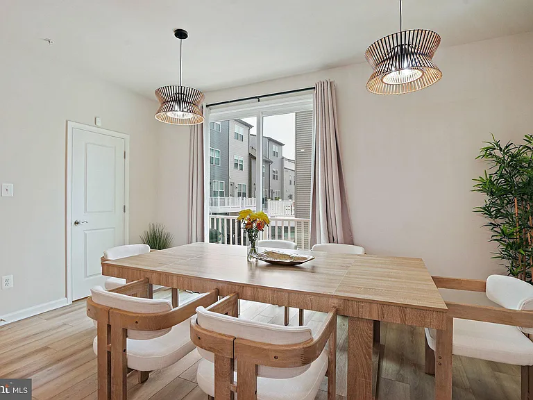 3443 Carnaby St — Photo 6