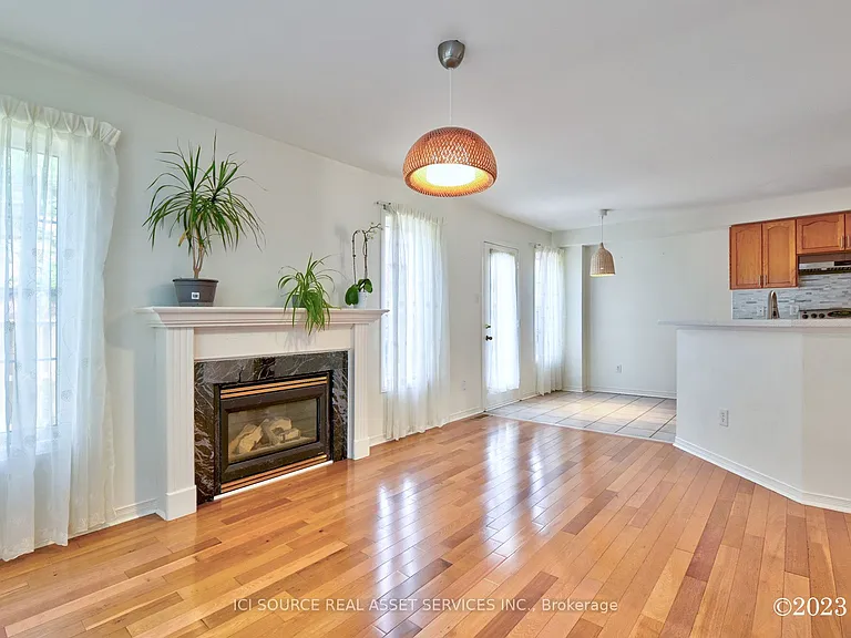 2 Waterton Cres — Photo 11